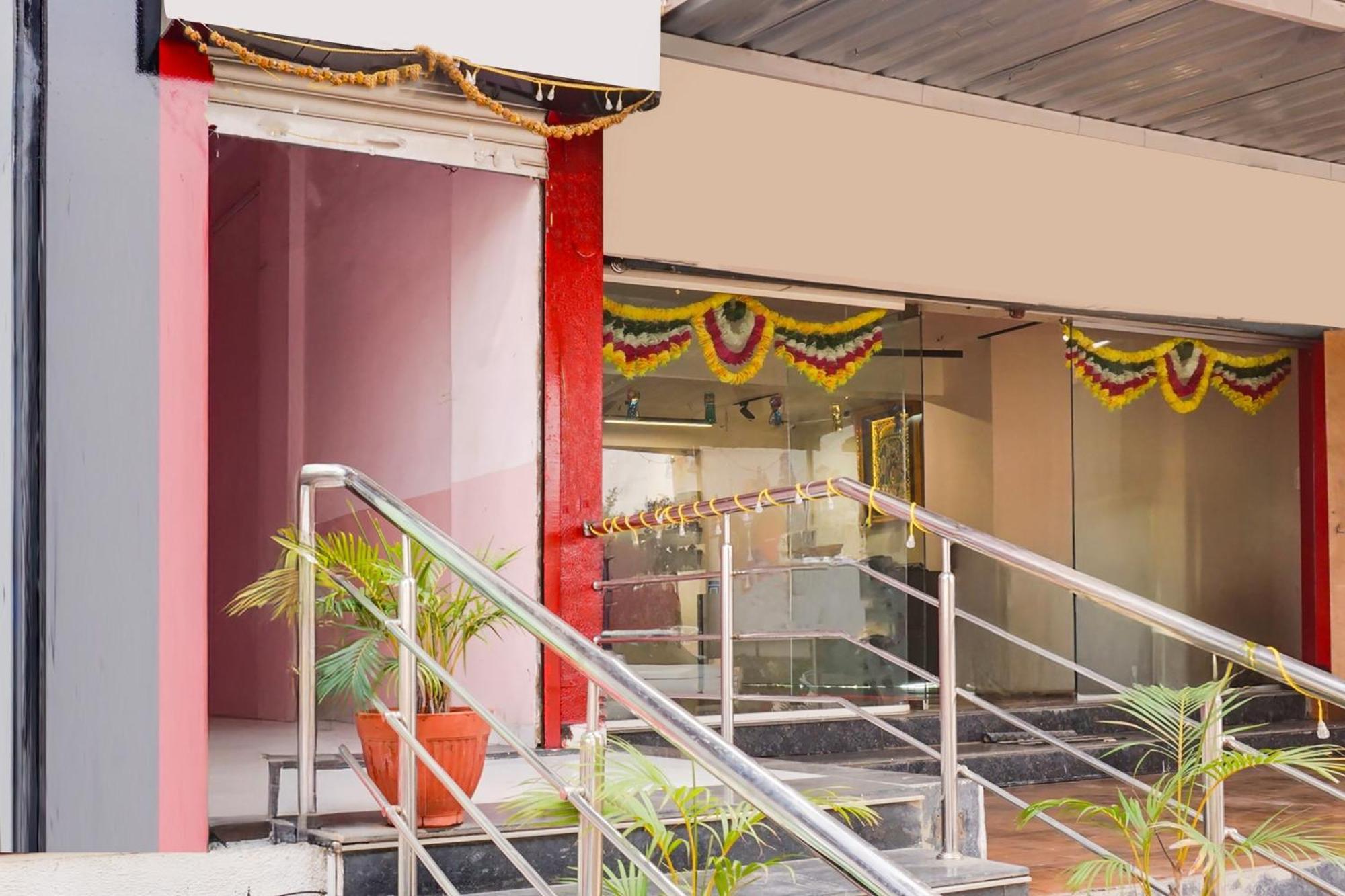 Super Collection O Chandan Nagar Kharadi Formerly Kharadi Inn Пуна Экстерьер фото